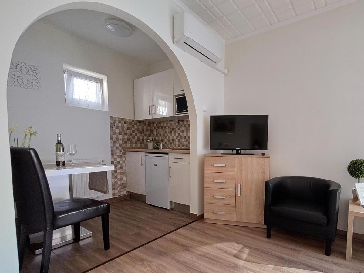 Szecsenyi Apartman ヘーヴィーズ エクステリア 写真