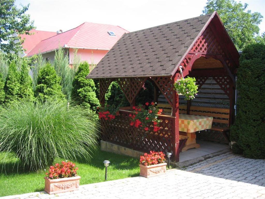 Szecsenyi Apartman ヘーヴィーズ エクステリア 写真